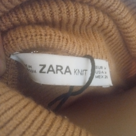 Zara Cropped Turtleneck Sweater - Picture 5 of 5